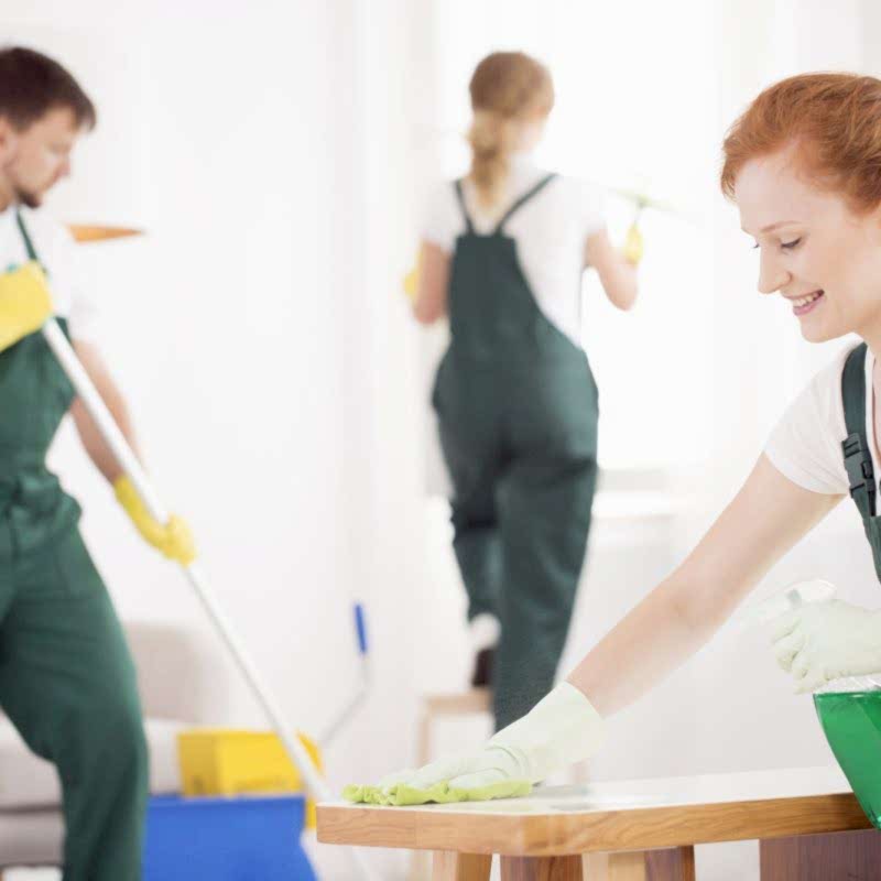 cleaning-service-during-work-1.jpg